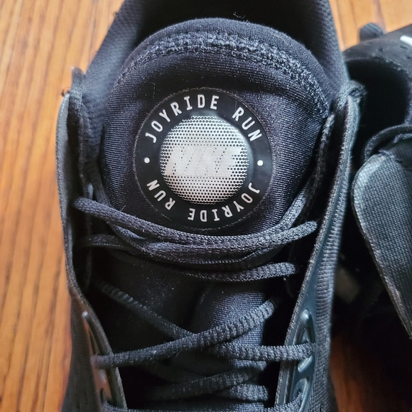 #3040 Nike Running Shoes - Picture 2 of 5